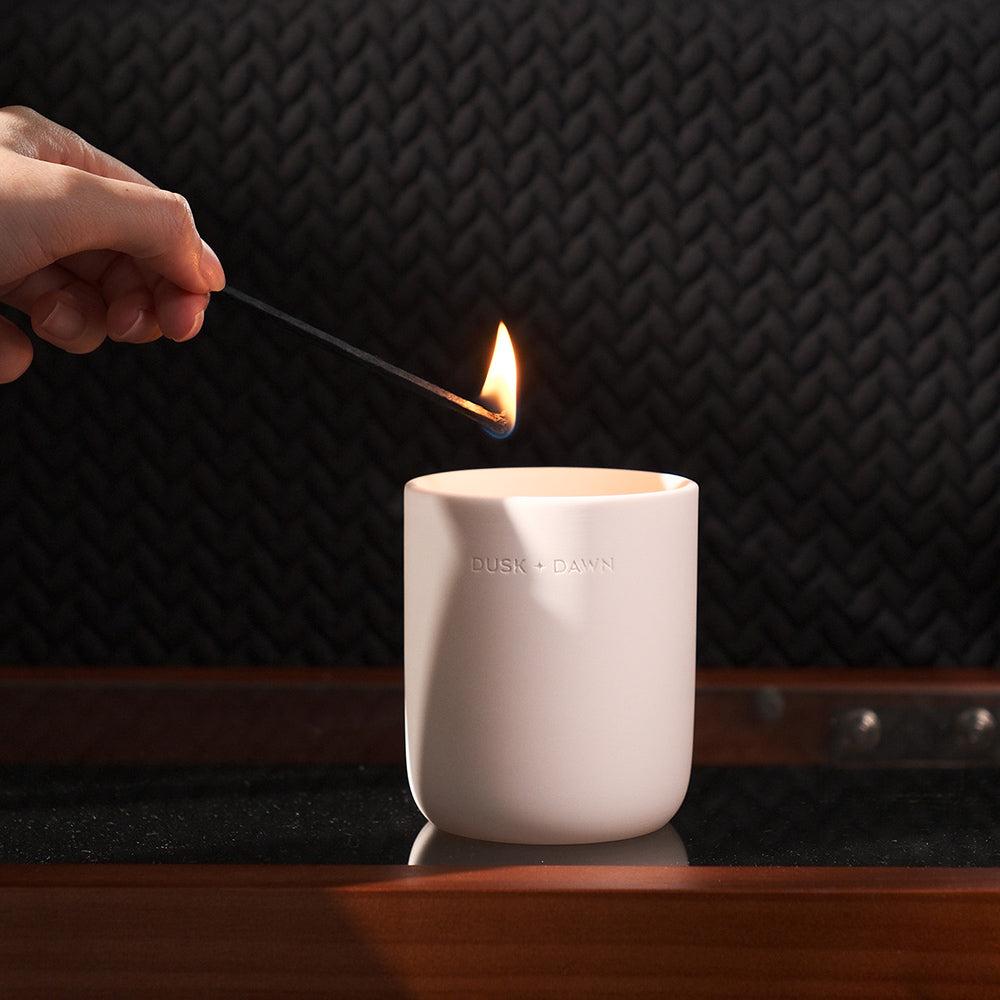 Lit Halo Rose Oud Candle